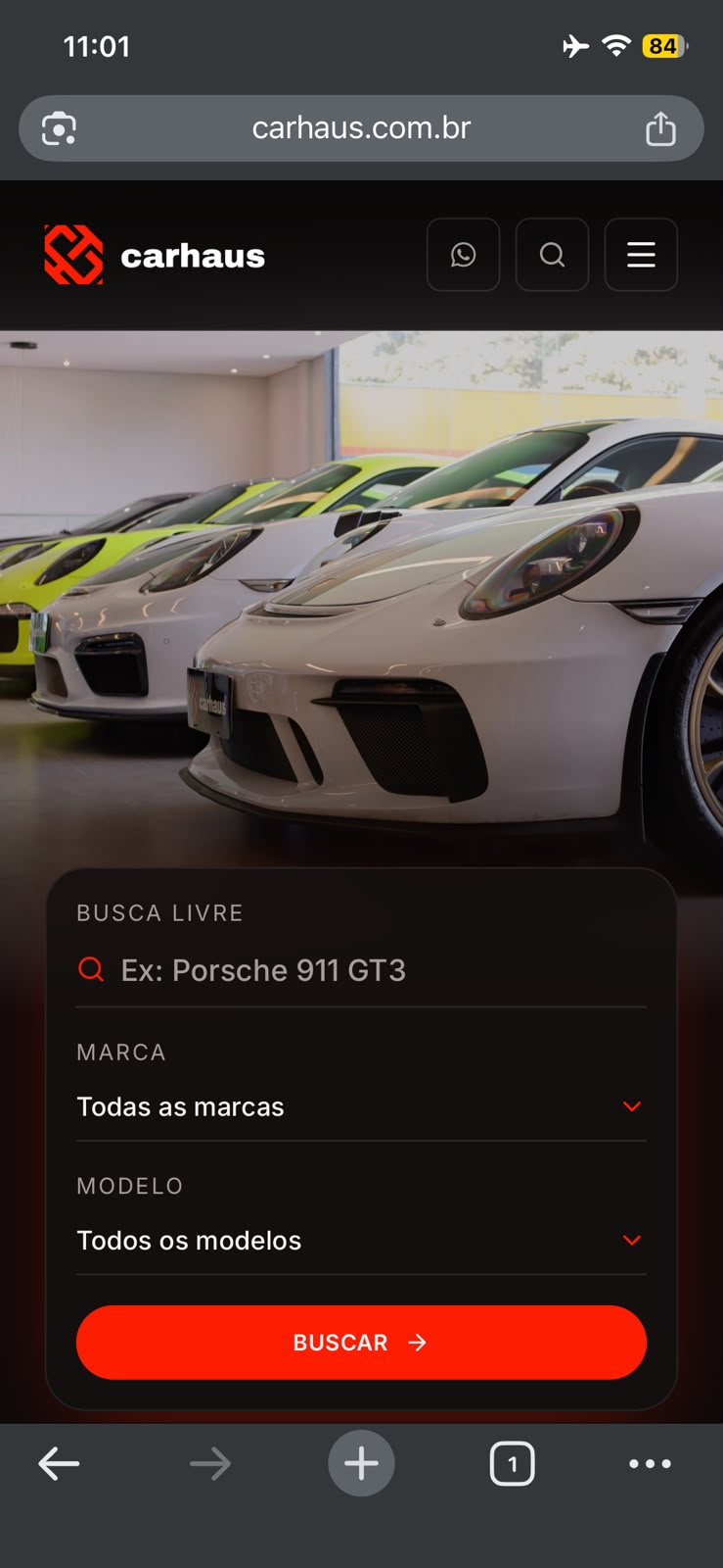 Site da Carhaus em versão mobile exibido em um iPhone